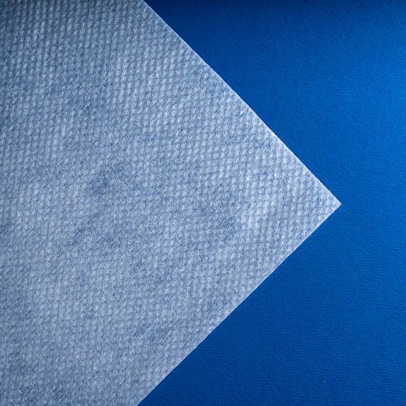 Type 274150gsm Superabsorbent Thermo-bonded Carded Nonwoven Fabric shown on a blue background